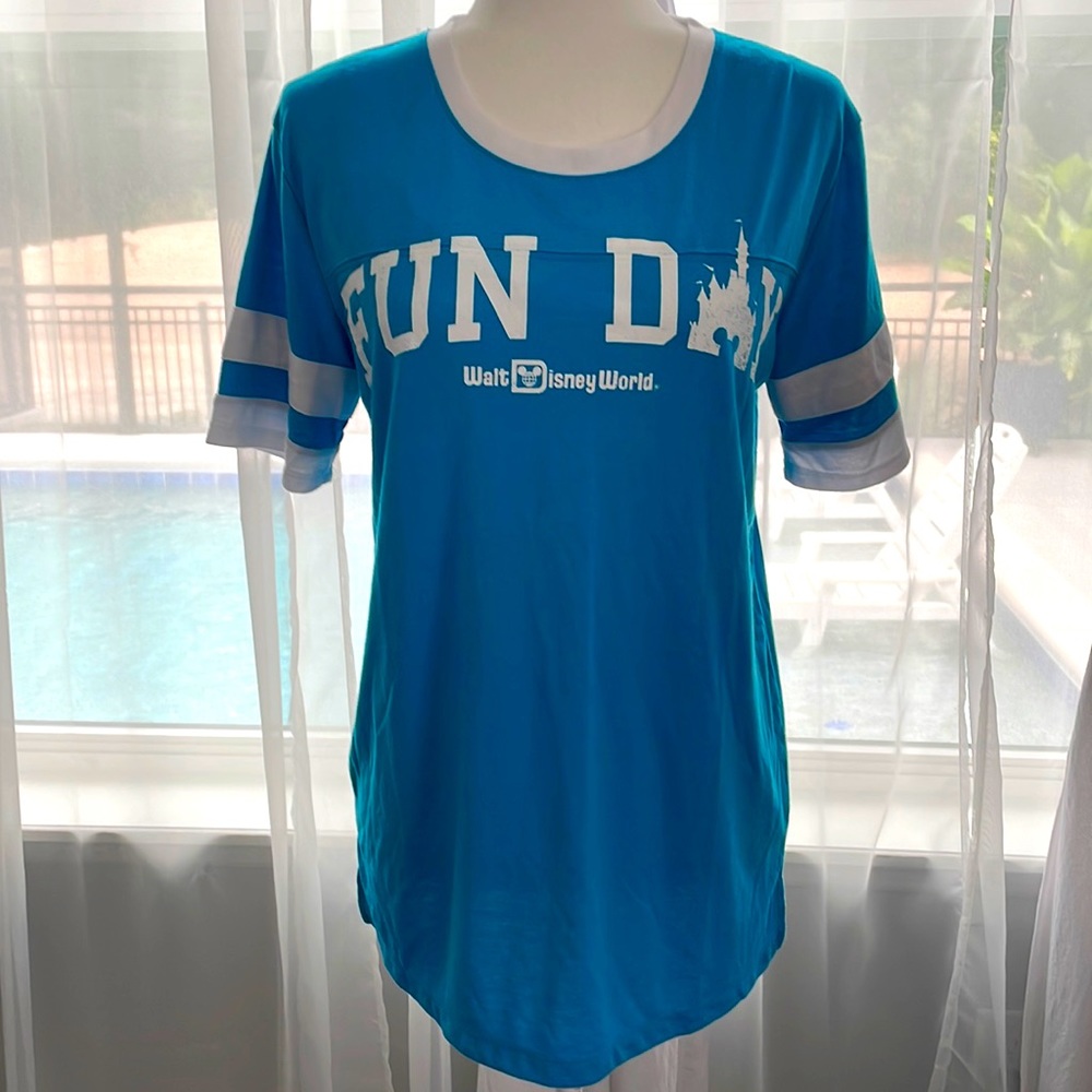 Disney, Jersey like t-shirt, size M